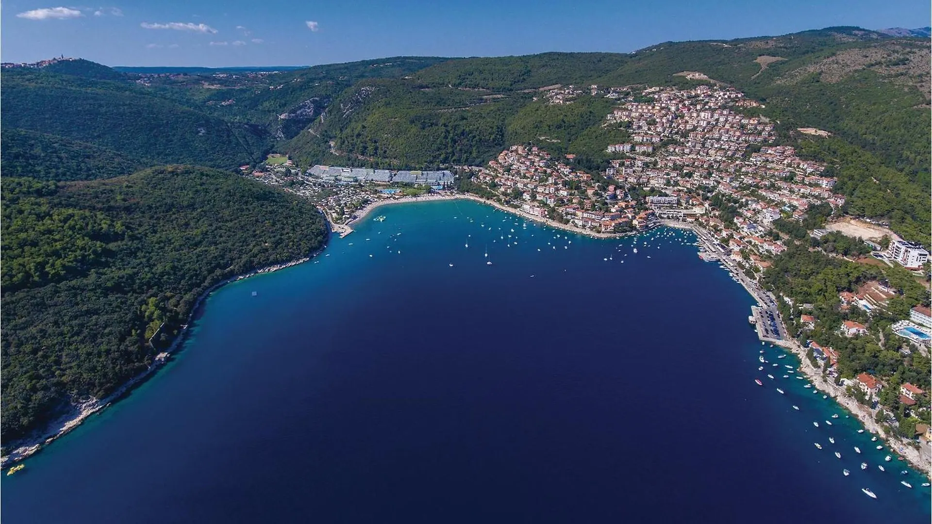 Cozy Apartment In Rabac With Kitchen
